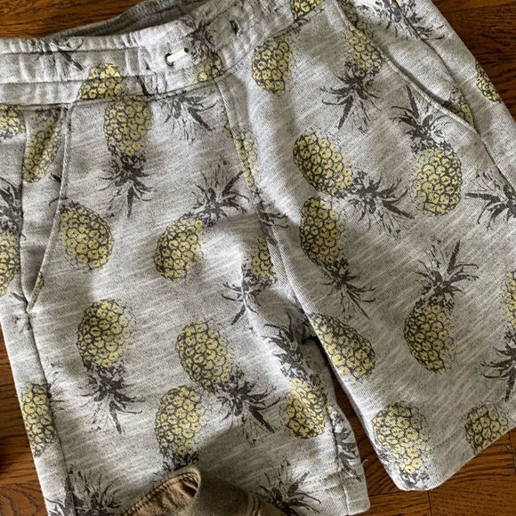 Abercrombie Kids Shorts - Boys Size 5/6 - Picture 5 of 7